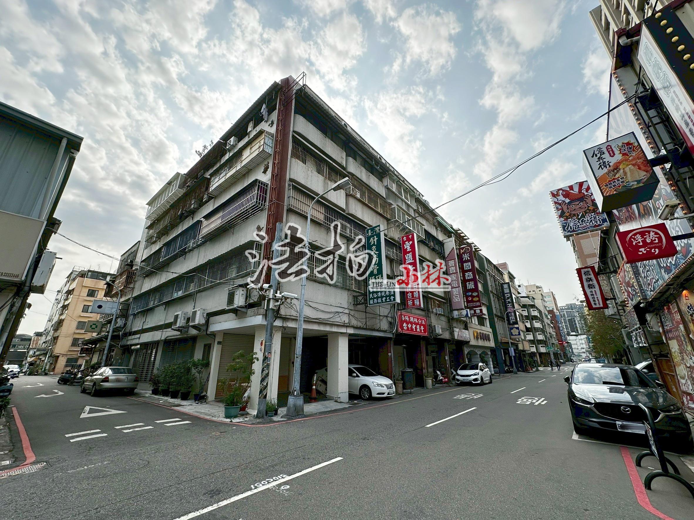 【台中北區】成功路｜成功華廈．兩戶套房打通住家 – 小林法拍