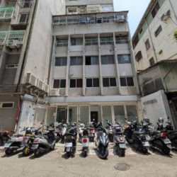 LINE_ALBUM_中區成功路248巷22-5-1號_260723_1_副本