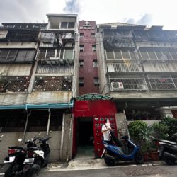LINE_ALBUM_台中市東區進化路138巷4號五樓之1_260922_5_副本